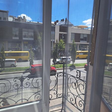 Dvokimnatna Quartira Bila Opernogo Teatru Apartment Lviv Luaran gambar