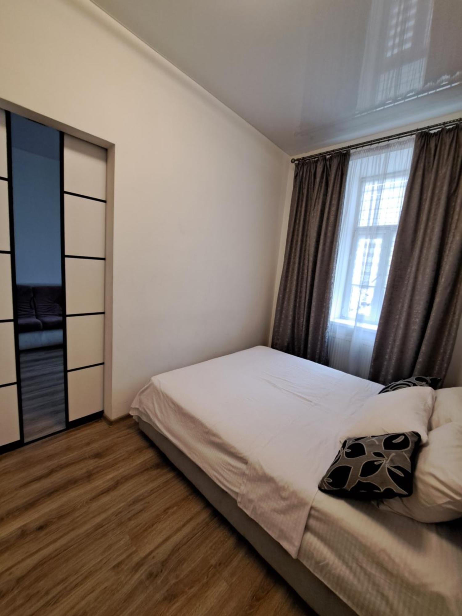 Двокімнатна Квартира Біля Оперного Театру Lviv Luaran gambar